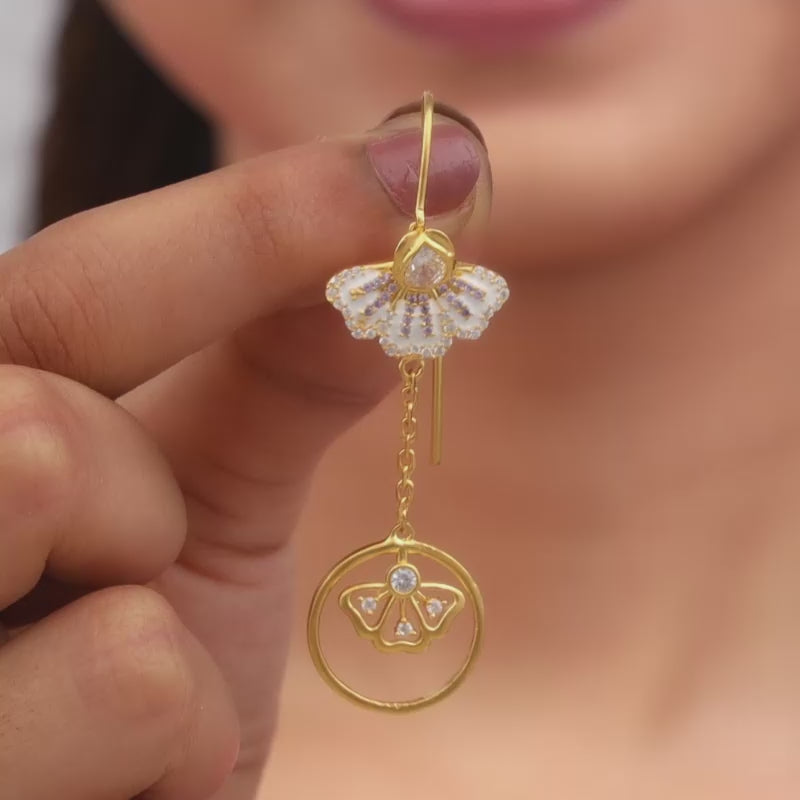 Sui Dhaga Earrings | Gold & Diamond Sui Dhaga Earrings | Drop earrings,  Gold drop earrings, Long drop earrings